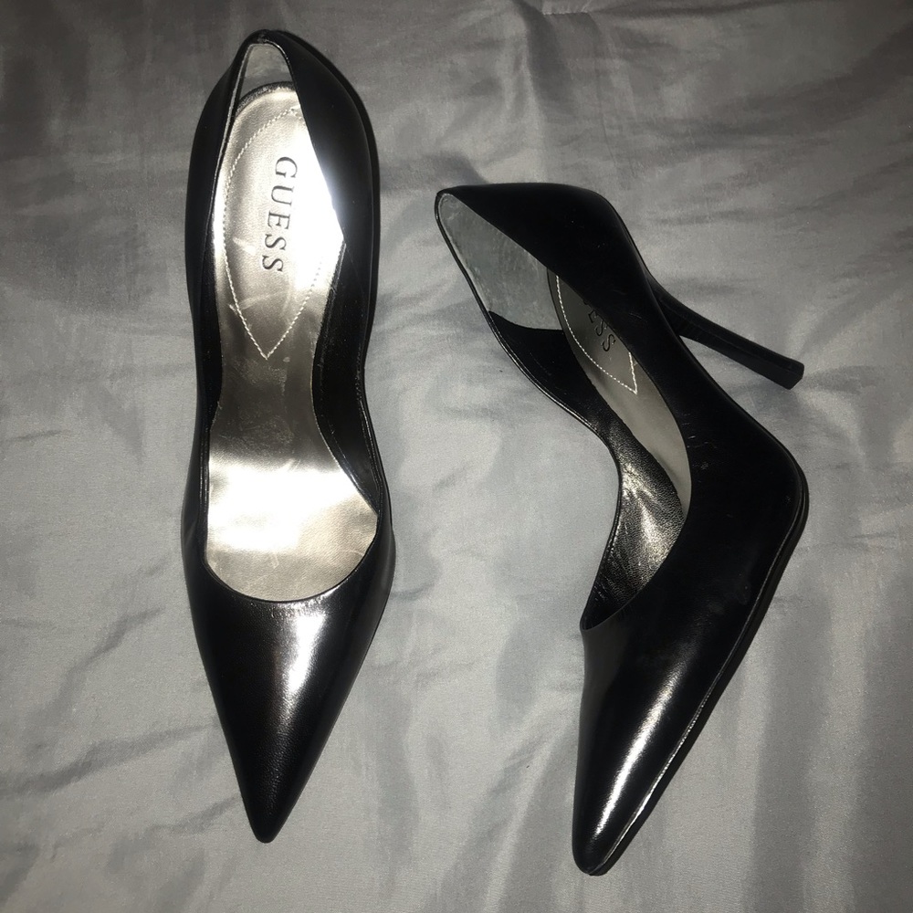 GUESS LEATHER BLACK HIGH HEEL PUMPS